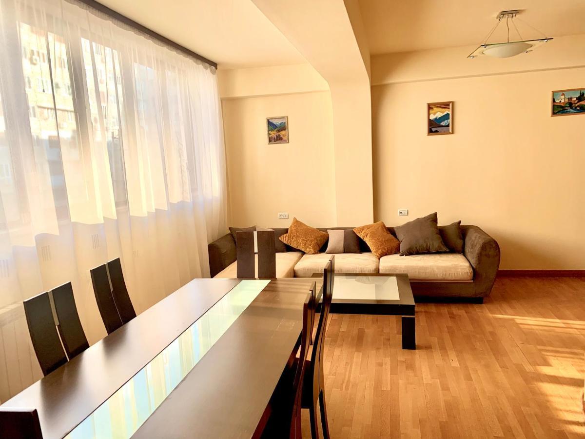 Apartment Amiryan Jerevan Eksteriør billede